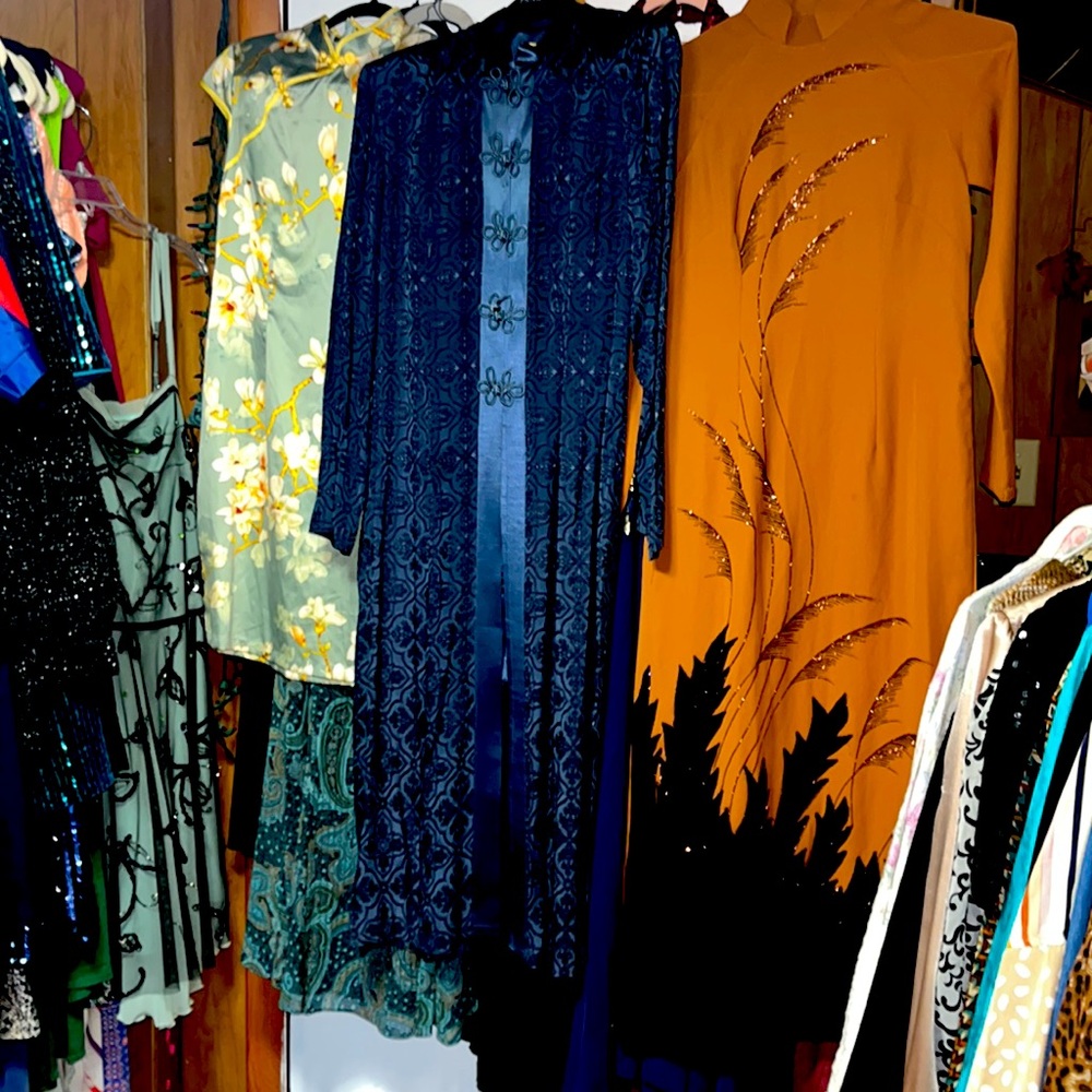 Iโm live!!! Vintage to Modern!All sizes styles.True vintage pieces, - Picture 4 of 7